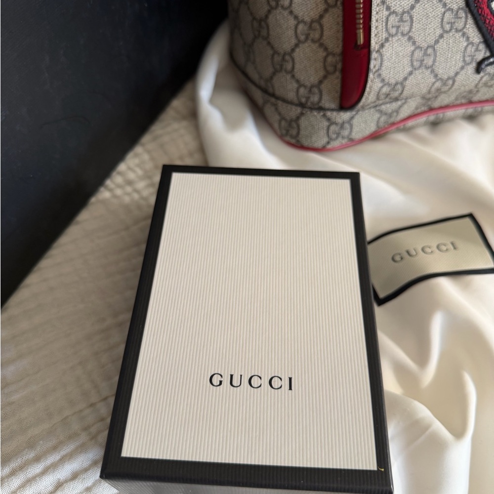 An authentic limited edition Gucci Backpack w/match wallet never used preowned - Picture 8 of 15